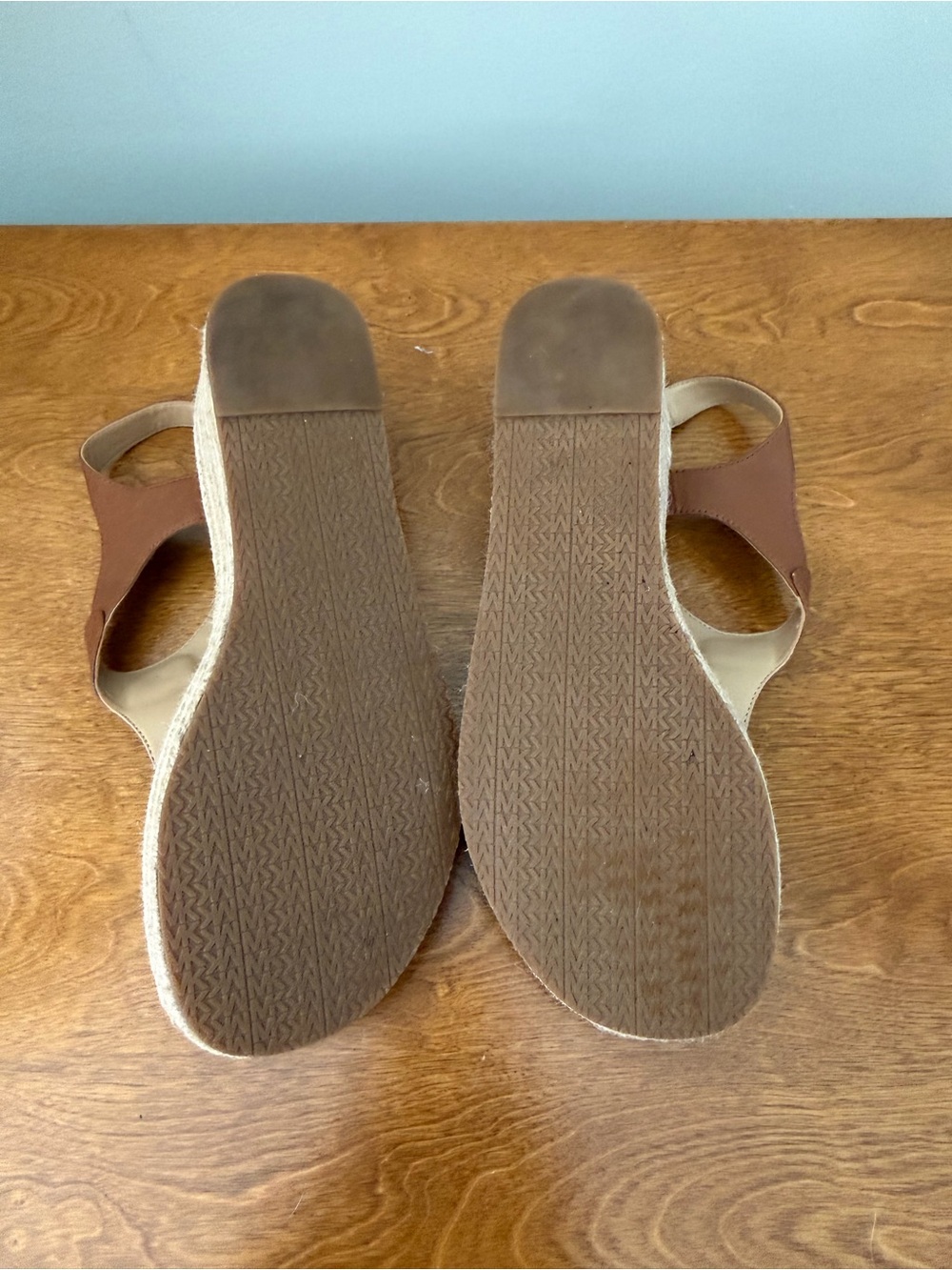 Michael Kors Size 8 Leather Espadrille Wedge Sandals Brown MK Logo T Strap - Picture 5 of 7
